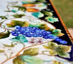 tavolo pietra vulcanica decorato a mano -particolare2